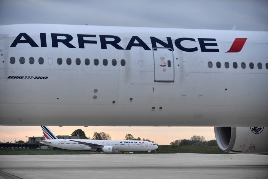 Air France-KLM : Minée par l’impact des JO, Air France-KLM déçoit et chute en Bourse