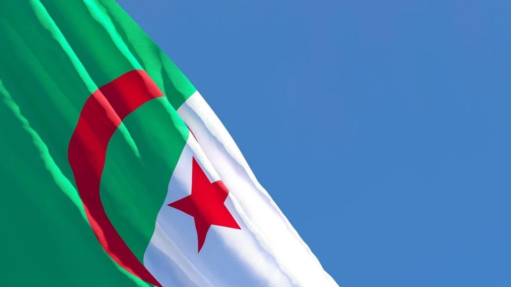 L’Algérie affronte le Maroc et la France