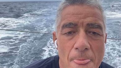 « Vous m’avez fait un cadeau extraordinaire » s’émeut Manuel Cousin après le grand départ du Vendée Globe