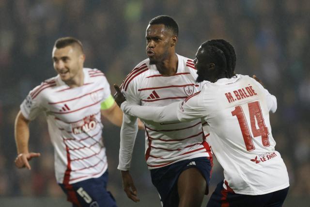 la récupération bien sentie d’Edimilson Fernandes pour l’ouverture du score de Brest face au Sparta Prague (Ligue des Champions)