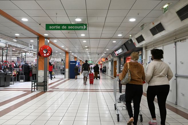 Fermeture d’Auchan Nord à Clermont-Ferrand : « tous en difficulté », les commerçants de la galerie marchande dans le flou