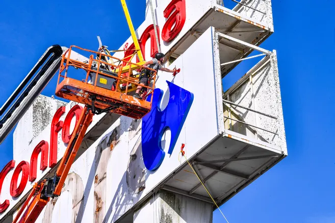 Les lettres de Cora ont disparu du grand totem le long de l’A20 à Limoges