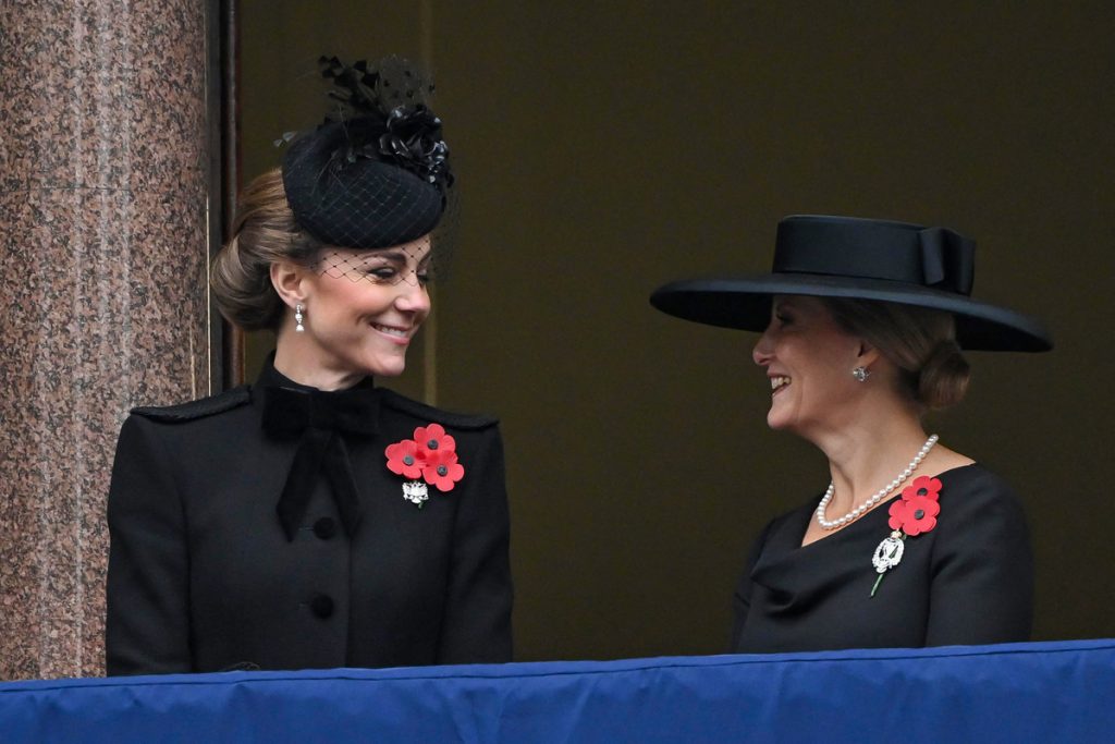 Kate Middleton : « Elle sera… », ces mots intrigants glissés discrètement à Sophie d’Edimbourg lors de la cérémonie du Souvenir