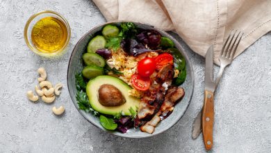 2 nutritionnistes déconseillent cette huile « saine » qui est en fait plus grasse que le beurre