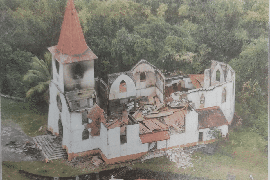 Trois personnes mises en examen pour l’incendie de l’église et des édifices religieux Saint Louis, au Mont-Dore