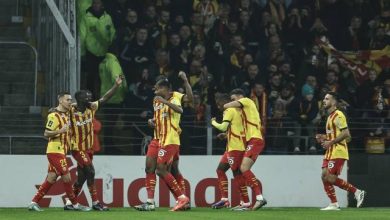 Lens arrache la victoire contre Nantes en fin de match après un ballon de Nicolas Pallois, en Ligue 1