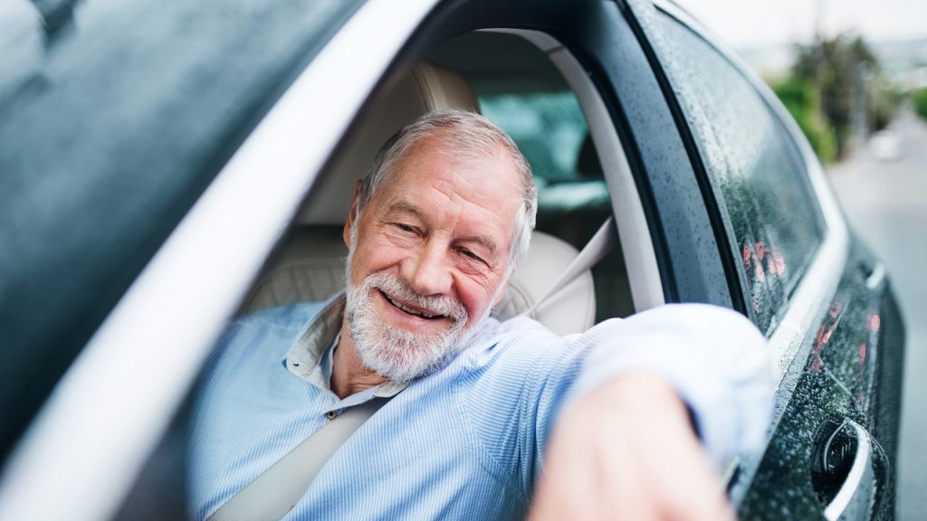 Ce pays européen interdit de conduire après 68 ans, voici lequel