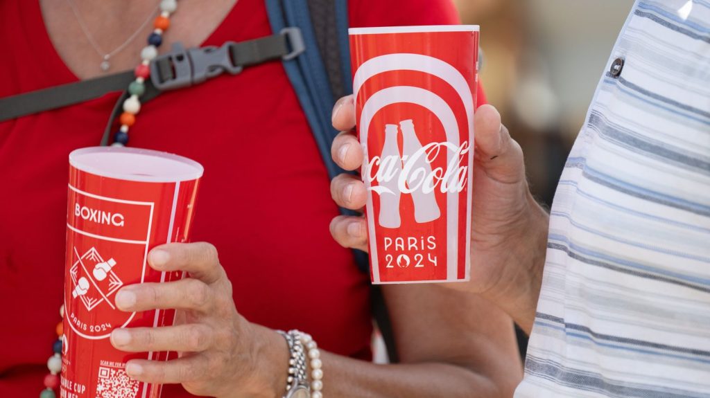 l’ONG France Nature Environnement porte plainte contre Coca-Cola pour greenwashing