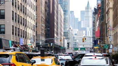 le gouverneur relance son projet de péage urbain juste avant l’arrivée de Trump à la Maison Blanche