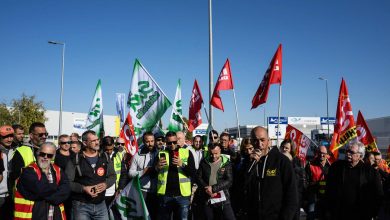 des centaines de manifestants contre la fermeture des usines de Cholet et de Vannes, le ministre de l’industrie insulté