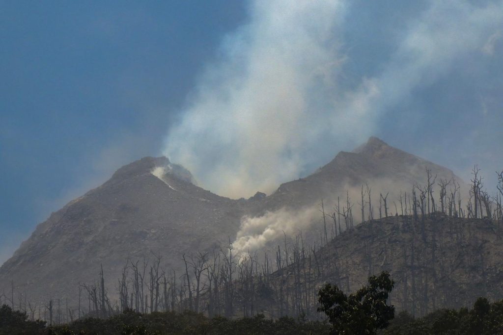 En Indonésie, une éruption du volcan Lewotobi Laki-Laki fait au moins dix morts