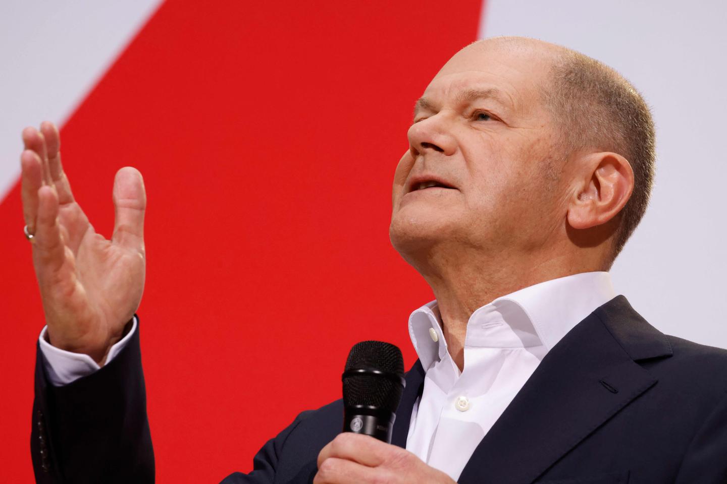 En Allemagne, Olaf Scholz se présente comme candidat à sa propre succession, malgré son impopularité