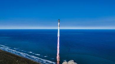 Le vaisseau SpaceX provoque des dégâts assourdissants lors du décollage