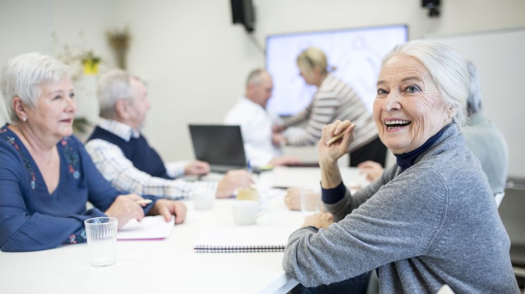 Un programme expérimental pour aider les seniors à trouver du travail