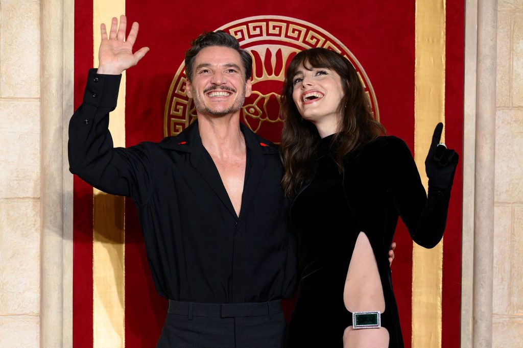 Pedro Pascal au bras de sa petite sœur Lux pour la première de « Gladiator II » à Londres