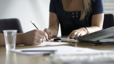 les femmes travaillent « volontairement » à partir de 16h48 le 8 novembre, selon une organisation féministe