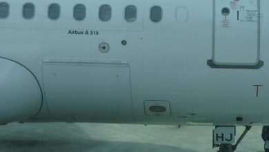 Il tente d’ouvrir, en plein vol et à près de 9 000 m d’altitude, la porte d’un Airbus