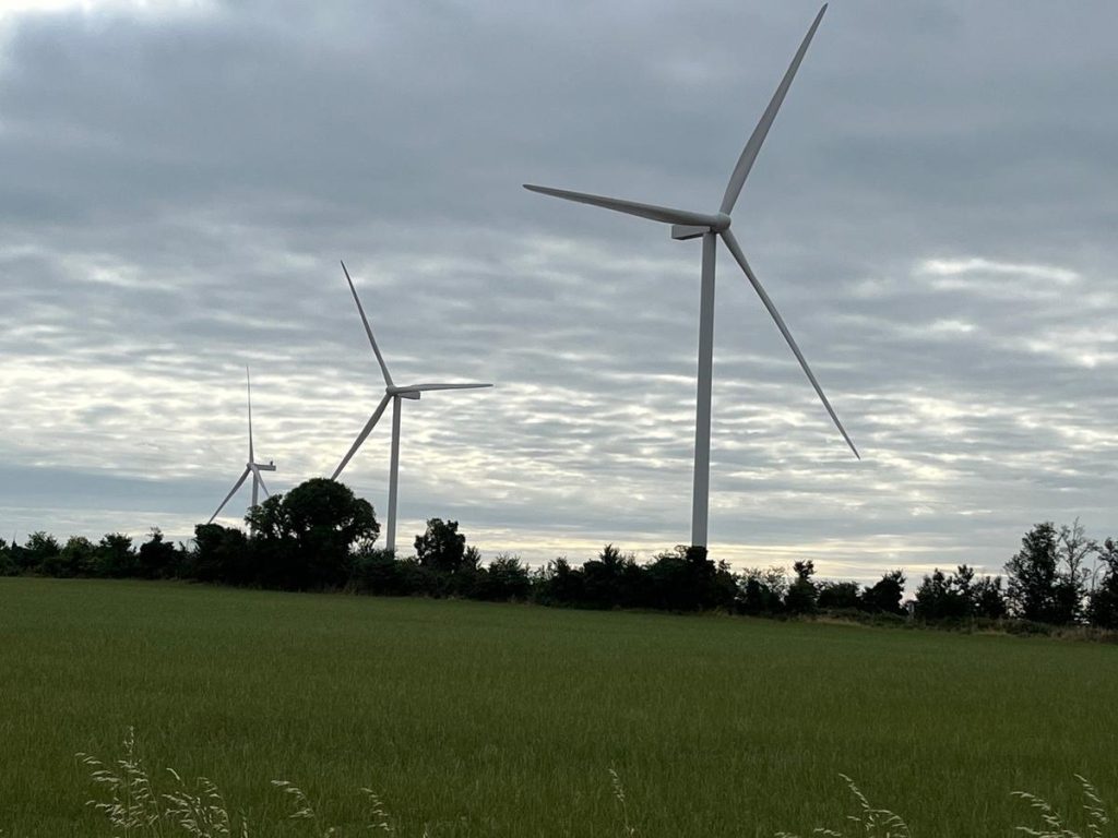 un projet photovoltaïque dégradé, une ambition éolienne qui ne va pas très bien