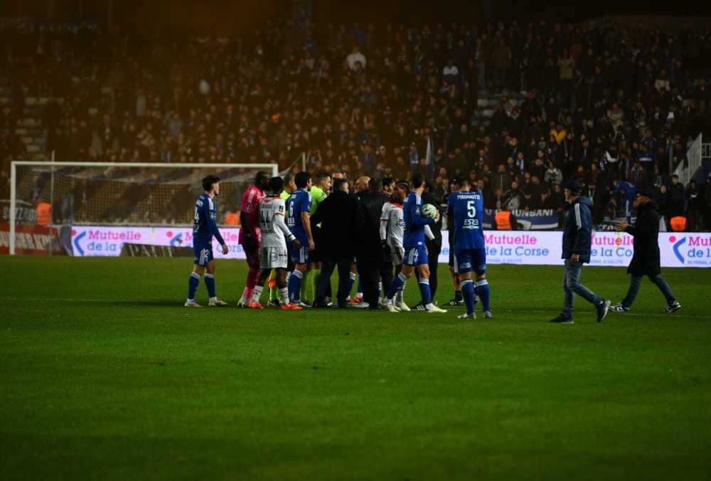 Ligue 2 : Arrêté à la 32e minute, le match Bastia-Lorient a repris