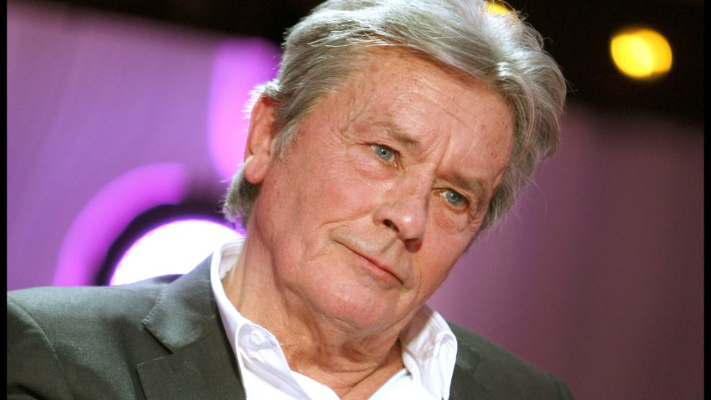 Héritage d’Alain Delon : les langues se délient sur Alain-Fabien et Anthony « les deux garçons ont… »