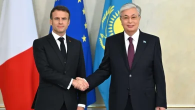 A Paris, Emmanuel Macron reçoit le président du Kazakhstan, en visite d’État en France