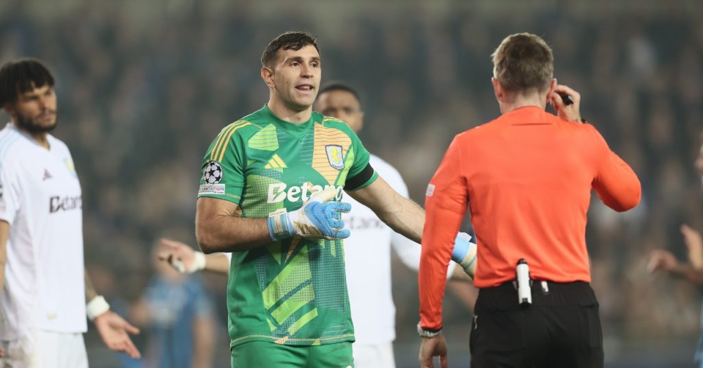 Le penalty désastreux concédé par Emiliano Martinez (vidéo)