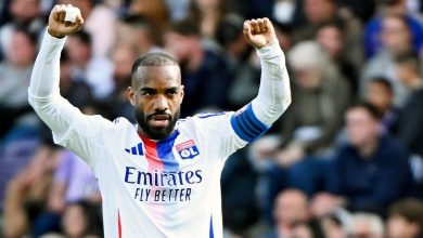 Alexandre Lacazette choqué par le Groupama Stadium