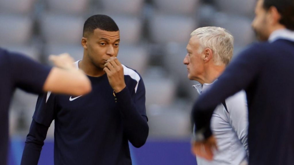 le clan Mbappé contredit la version de Deschamps