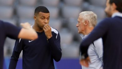 Deschamps a puni Mbappé selon Lizarazu