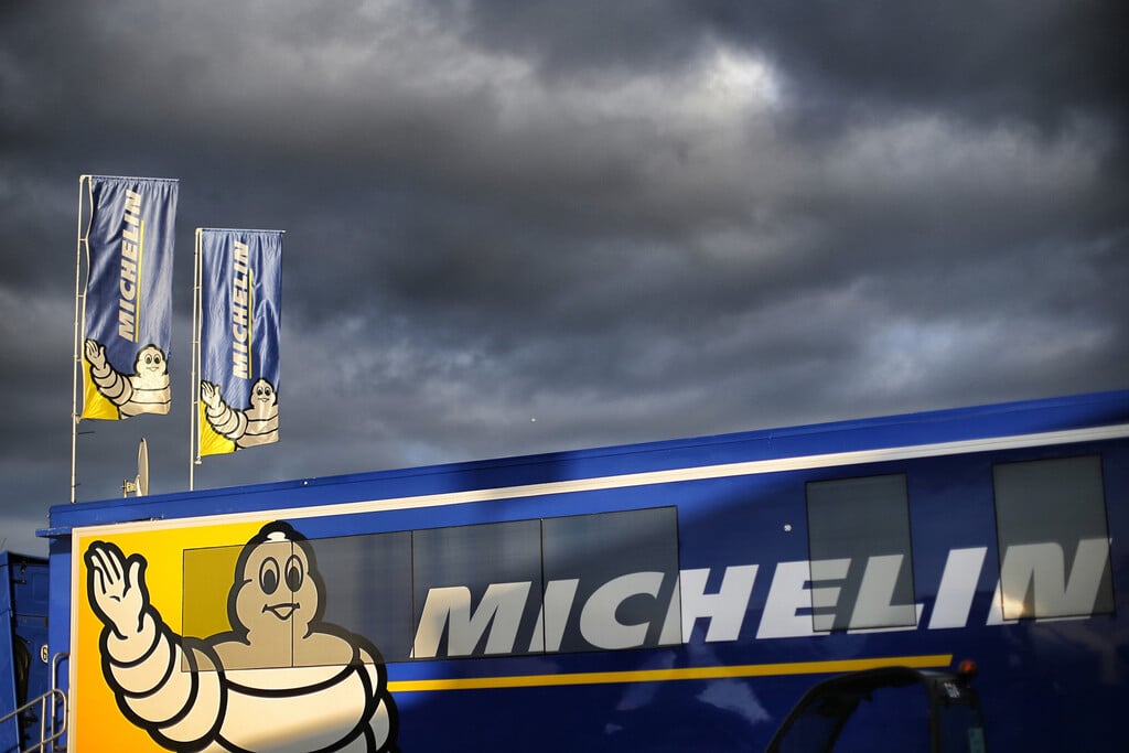 Comment Michelin, fleuron de l’industrie française, a-t-il fini par fermer autant d’usines ?