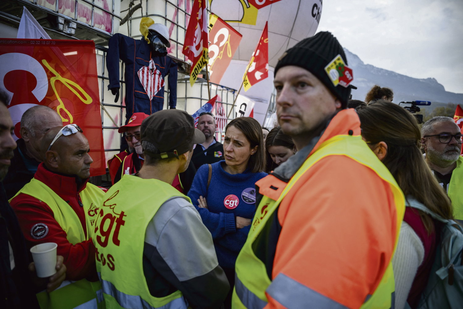 150 000 emplois en danger ? Le gouvernement promet de soutenir les salariés menacés… à France Travail