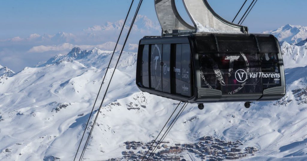 seize ouvriers étaient à bord, deux grièvement blessés