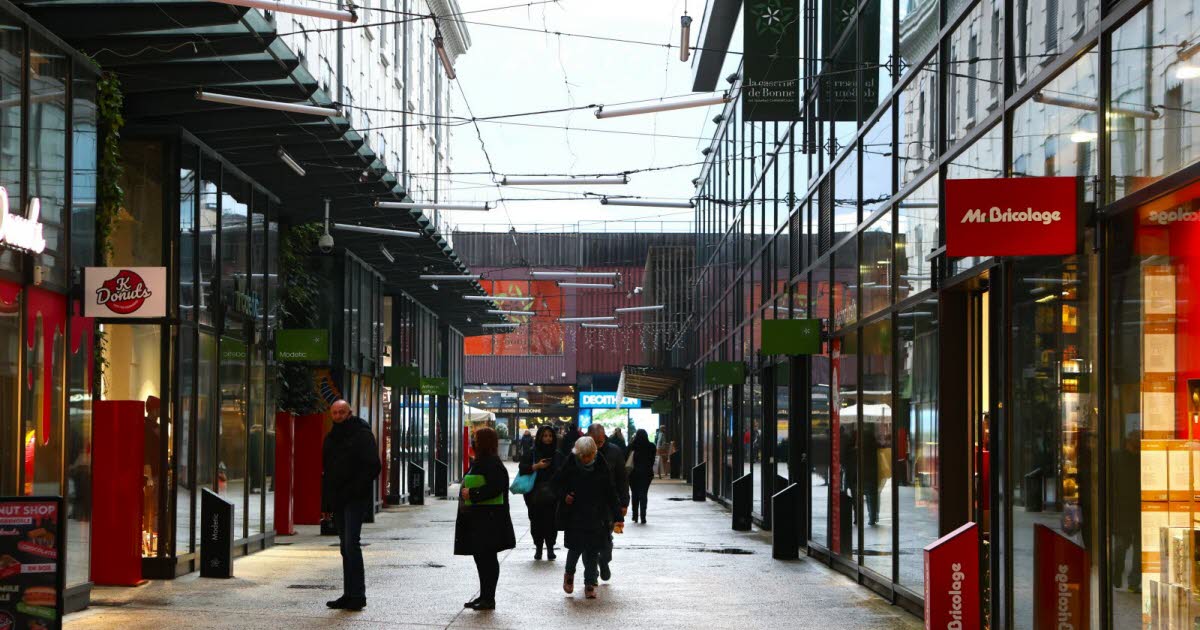 Grenoble. La vente de produits Shein hors AMM à la Caserne de Bonne n’aura pas lieu