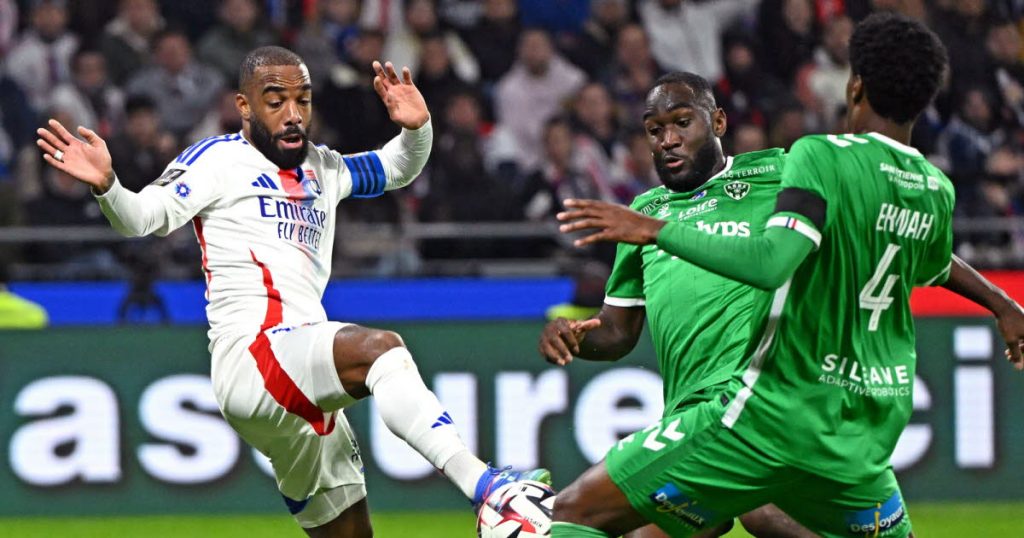 dans une ambiance incandescente, Lacazette offre le derby aux Lyonnais