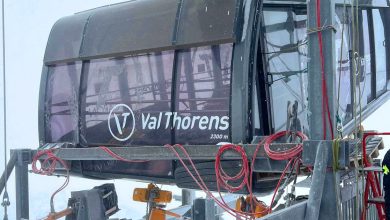 découvrez les photos de la cabine endommagée