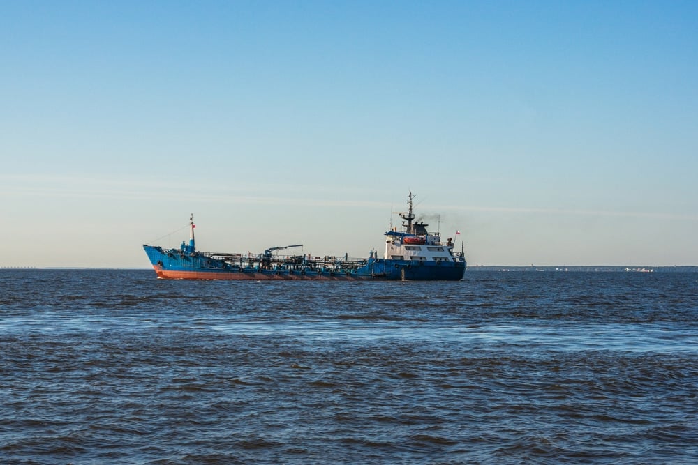 Le Royaume-Uni frappe la flotte fantôme russe : 73 navires sanctionnés