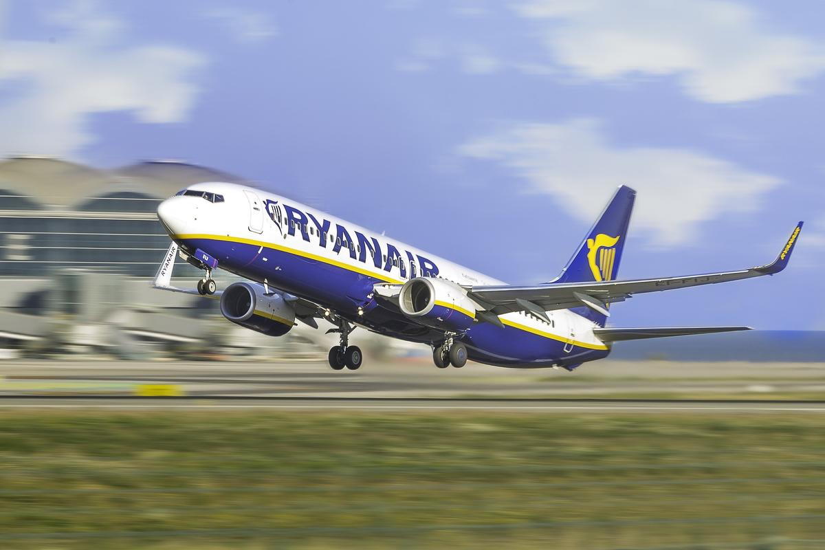 Taxe sur les billets d’avion : Ryanair prêt à suspendre ses vols en France, les aéroports de Tarbes-Lourdes et Biarritz menacés ?