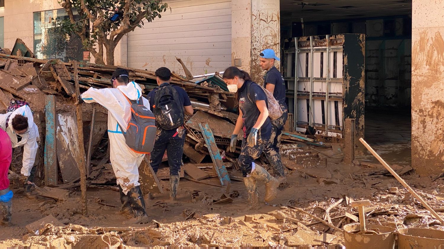 en Espagne, le désespoir est immense, deux semaines après les inondations