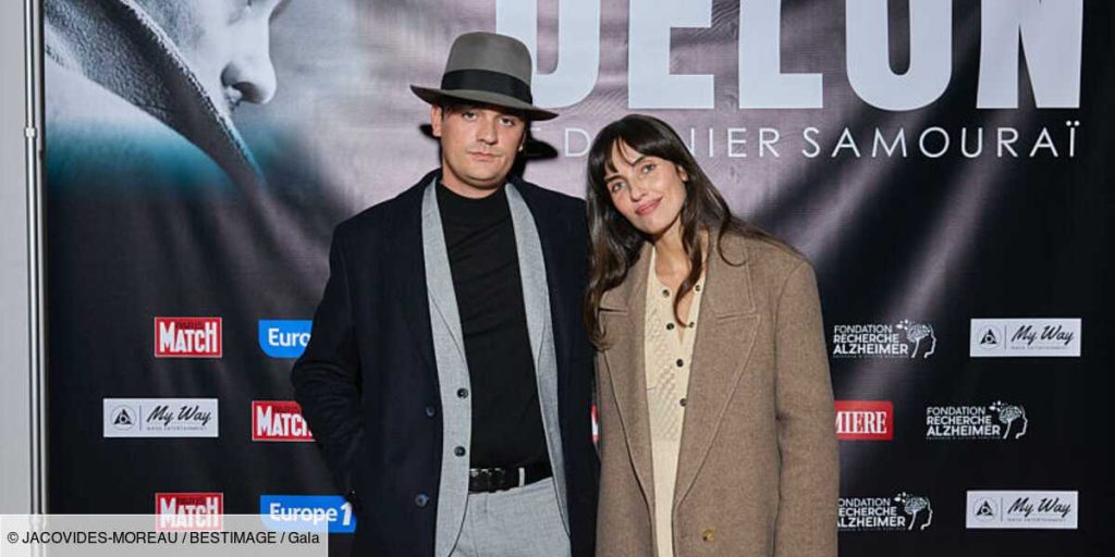 GALA VIDÉO – Alain-Fabien Delon et sa compagne Laura réunis sur le tapis rouge pour rendre hommage à Alain Delon