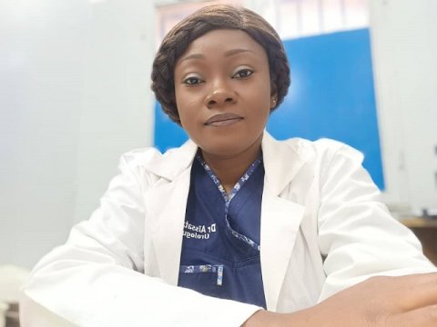 Burkina/Santé : « La plupart des calculs urinaires sont liés à une alimentation trop riche, mal équilibrée… », Dr Aïssata Ouédraogo, chirurgienne urologue