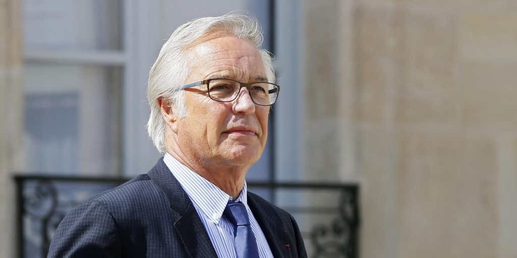 François Rebsamen se dit prêt à « s’engager » ; un gouvernement attendu « avant Noël »