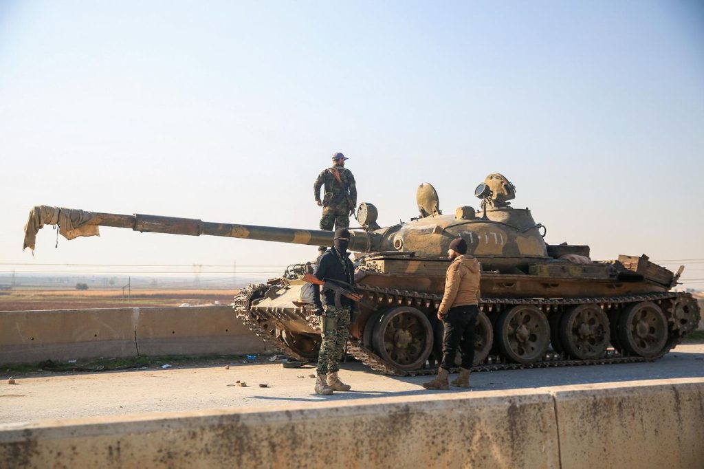 Les rebelles avancent vers une ville clé du centre de la Syrie