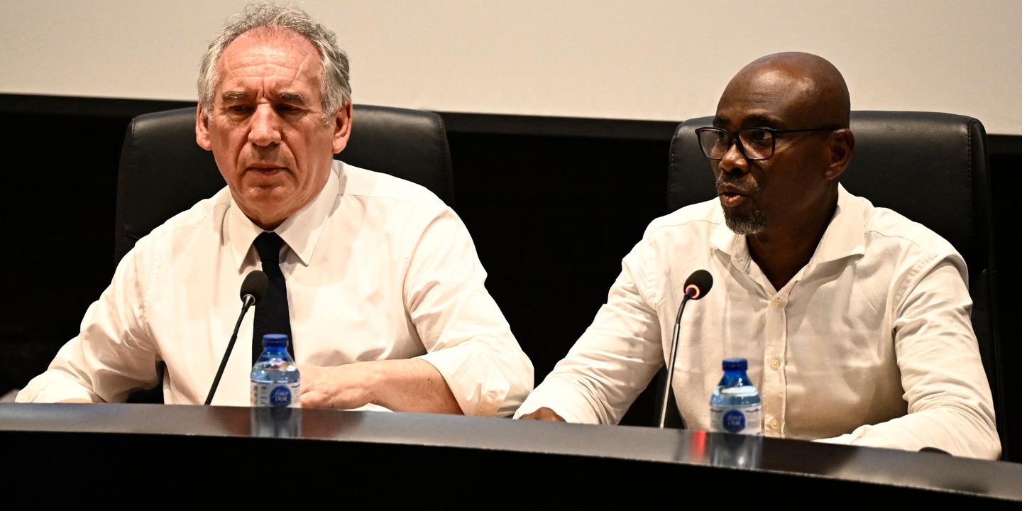 après Mayotte, François Bayrou achève son déplacement à La Réunion, importante base logistique pour l’aide vers l’archipel