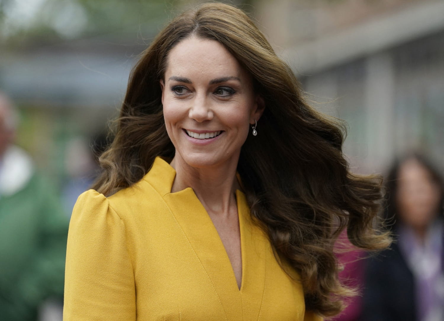 Pour les fêtes, Kate Middleton se glisse avec classe dans l’une des couleurs stars de l’hiver 2025