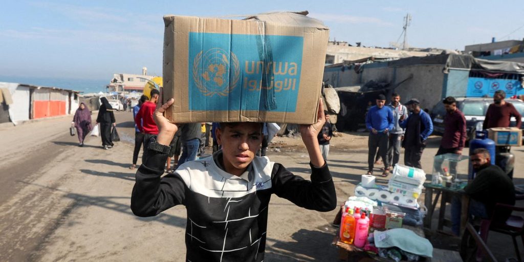 La Suède réduit son aide à l’UNRWA après qu’Israël ait interdit l’agence