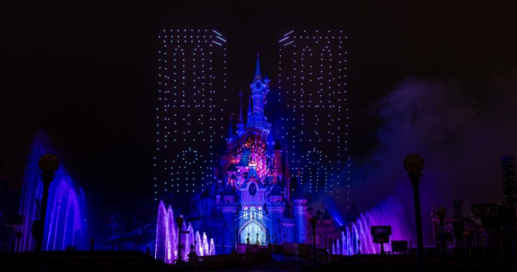 Disneyland Paris célèbre la réouverture de Notre-Dame avec un spectacle nocturne éphémère