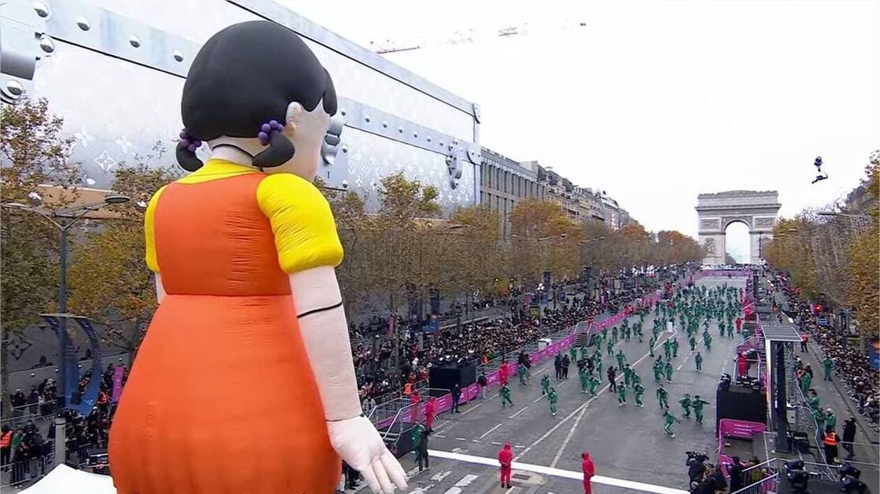 Sur les Champs-Élysées, 456 fans revivent l’événement « 1, 2, 3 Soleil » de la série Netflix Squid Game