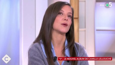 « Comme s’il m’avait abandonnée » : Émue, Camille Lellouche rend hommage dans « C à vous » à l’un de ses musiciens décédé