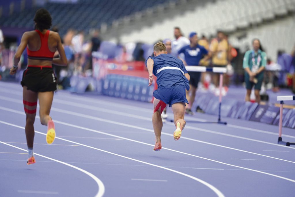 « Après les JO, la précarité revient pour les sportifs », prévient l’ex-sprinteur Ayodélé Ikuesan