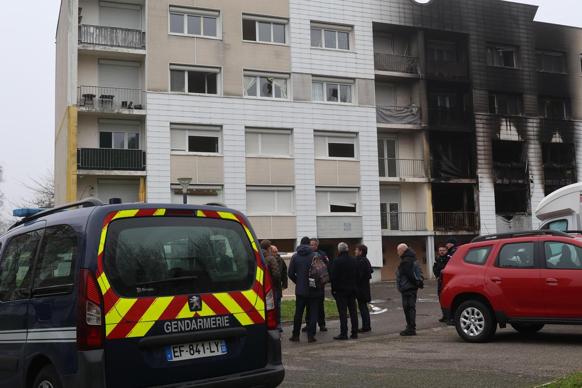 près de Bordeaux, un mort et quatre blessés graves après l’incendie d’un appartement